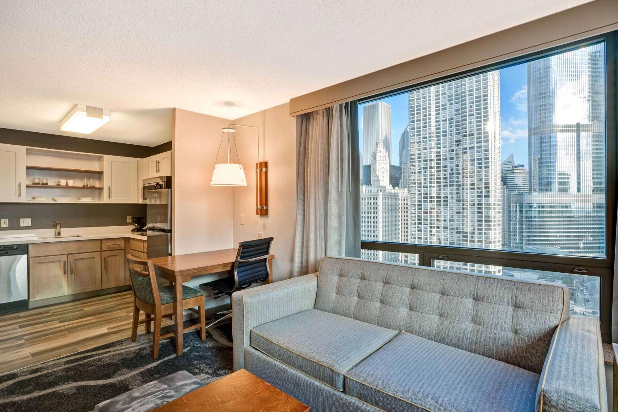 Homewood Suites By Hilton Chicago Downtown Bagian luar foto