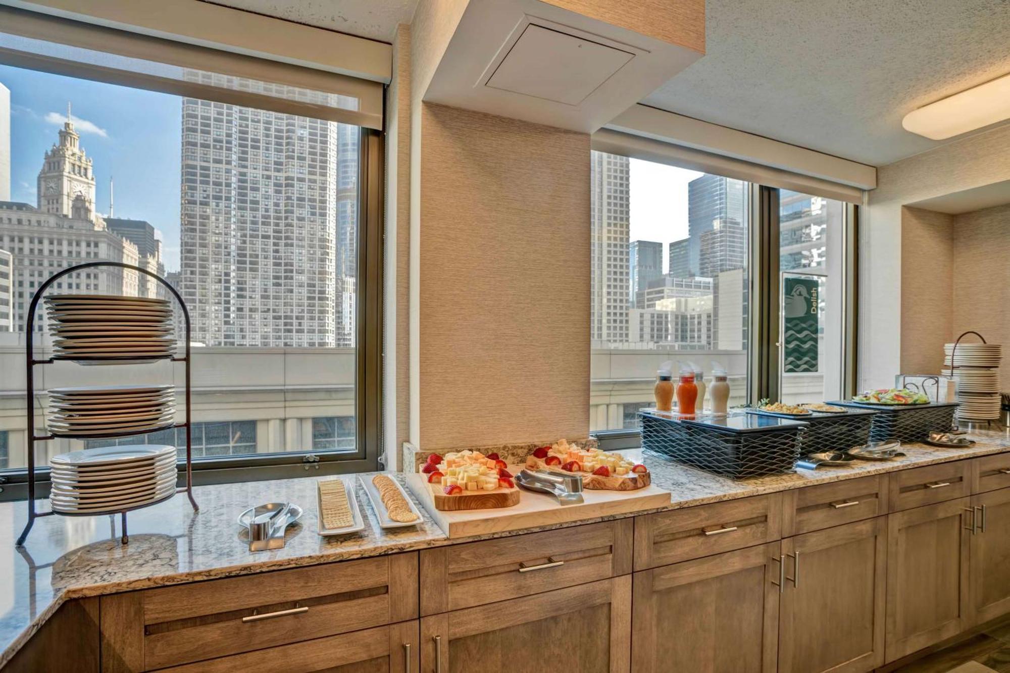 Homewood Suites By Hilton Chicago Downtown Bagian luar foto